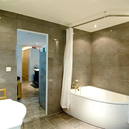 Paradis Hotel 2*